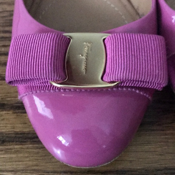 (SOLD) Ferragamo flats - Picture 4 of 6